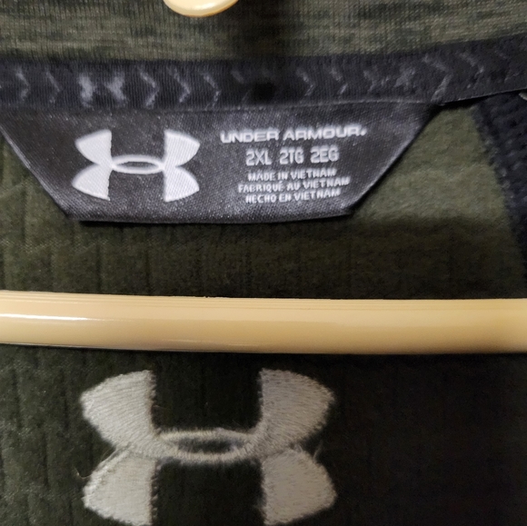 Under Armour quarter zip long-sleeved shirt . XXL. - Picture 3 of 3
